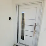Self Check-in, Free Parking *