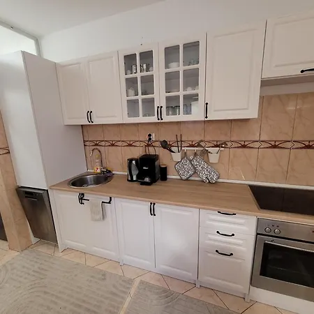 Self Check-in, Free Parking