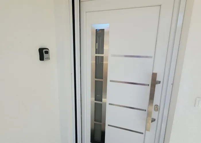 Self Check-in, Free Parking *