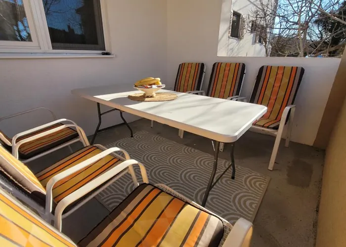 Self Check-in, Free Parking *